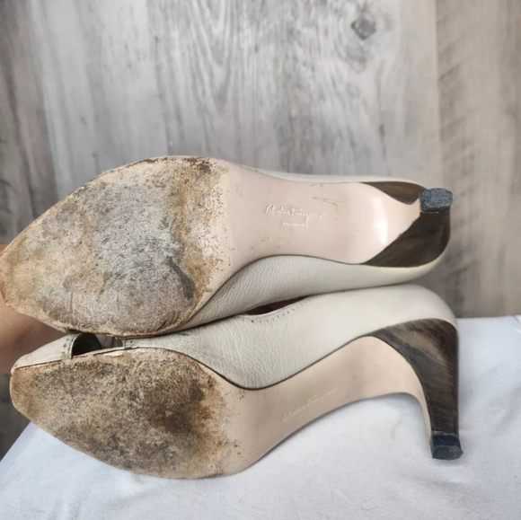 Salvatore Ferragamo Vintage Peep Toe  Made in Italy Nude Heel Size 7 B Women's - Picture 13 of 13